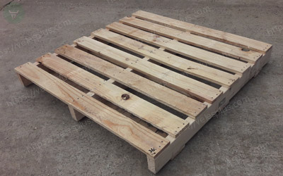 Поддон деревянный 1050*1050 б/у,  с фитосанитарной обработкой  НТ, грузоподъемность 1000 кг.